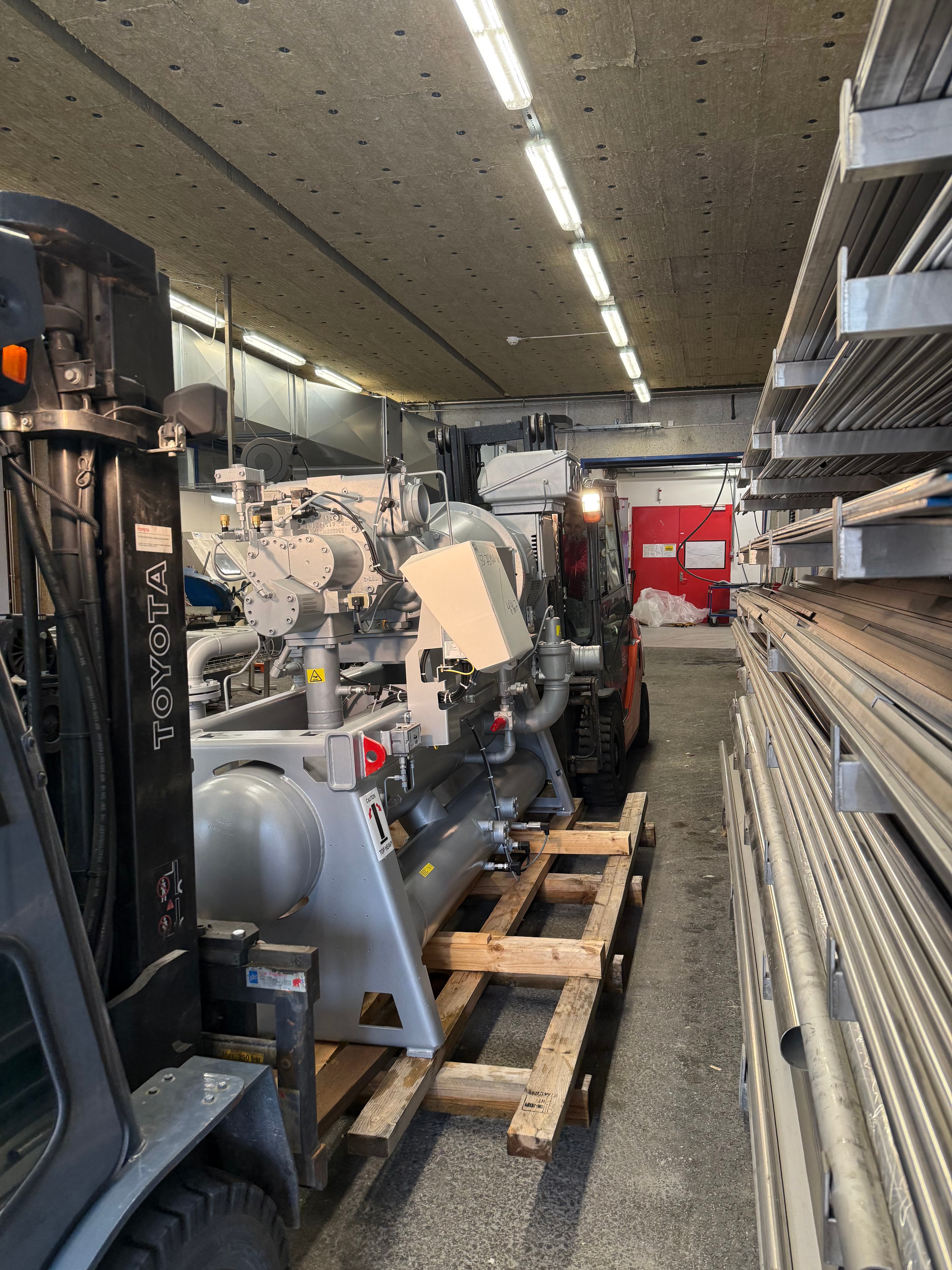 Kompressor flyttes med truck